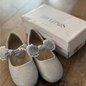 Dream Pairs Silver Glitter Dress Shoes with Bow